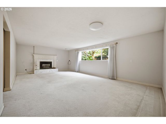 8530 Sw BIRCH St, Portland, OR 97223
