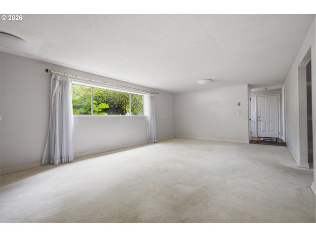 8530 Sw BIRCH St, Portland, OR 97223