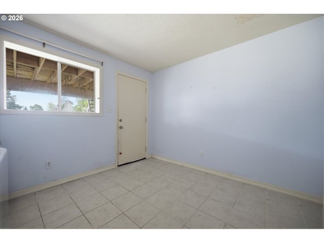 8530 Sw BIRCH St, Portland, OR 97223