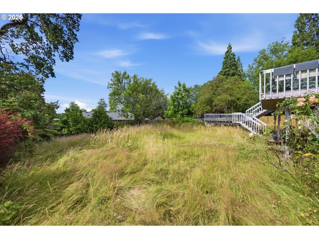 8530 Sw BIRCH St, Portland, OR 97223
