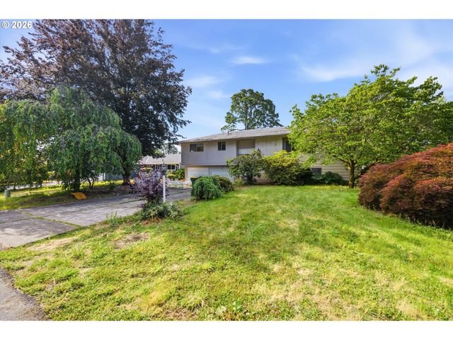 8530 Sw BIRCH St, Portland, OR 97223