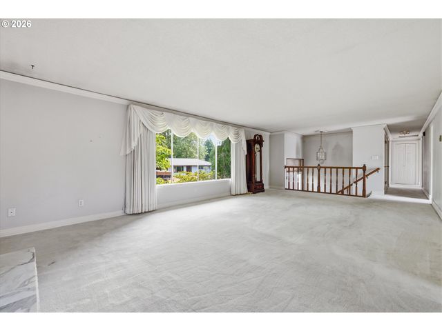 8530 Sw BIRCH St, Portland, OR 97223