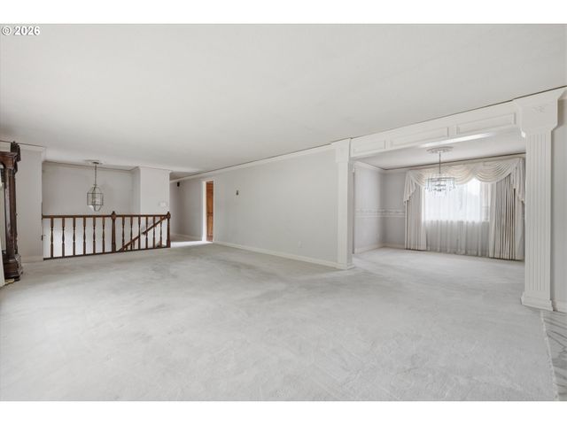8530 Sw BIRCH St, Portland, OR 97223