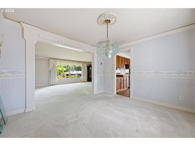 8530 Sw BIRCH St, Portland, OR 97223