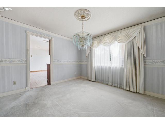 8530 Sw BIRCH St, Portland, OR 97223
