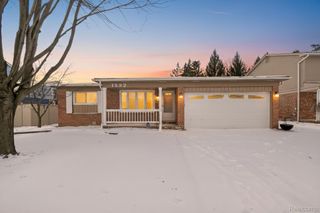 1592 Crimson Drive, Troy, MI 48083