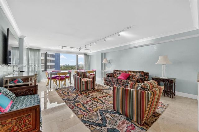 5225 Collins Ave 1519, Miami Beach, FL 33140