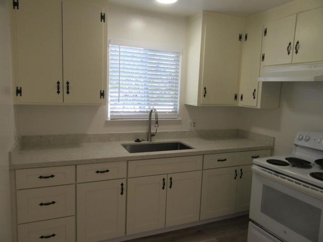 Whitehall Avenue, Campbell, CA 95008