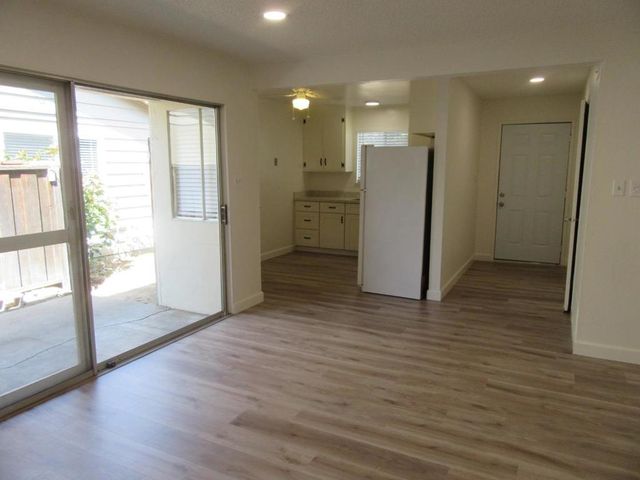 Whitehall Avenue, Campbell, CA 95008