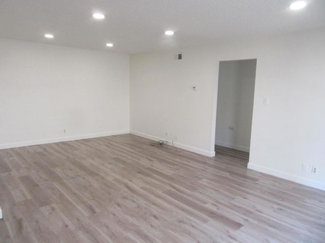 Whitehall Avenue, Campbell, CA 95008