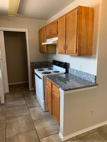 824 Russell Circle, Norman, OK 73071