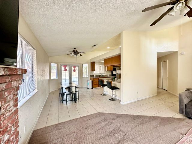 4620 Black Rock Mountain Court, Bakersfield, CA 93304