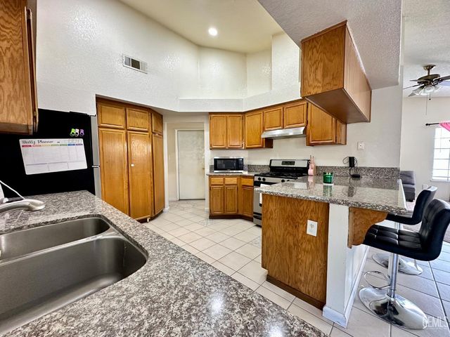 4620 Black Rock Mountain Court, Bakersfield, CA 93304