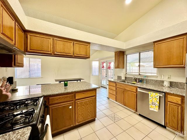 4620 Black Rock Mountain Court, Bakersfield, CA 93304