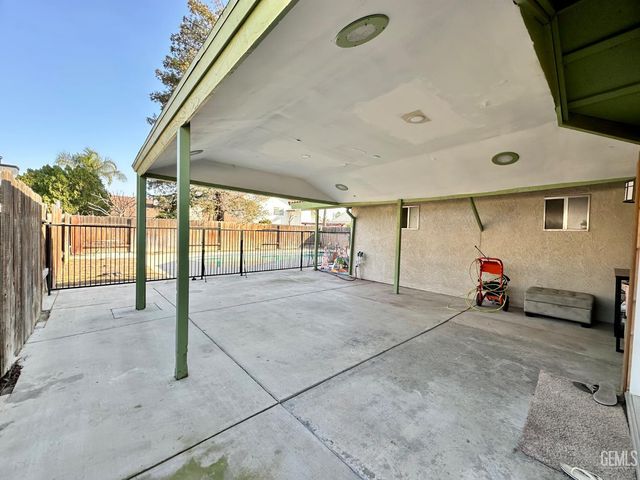 4620 Black Rock Mountain Court, Bakersfield, CA 93304