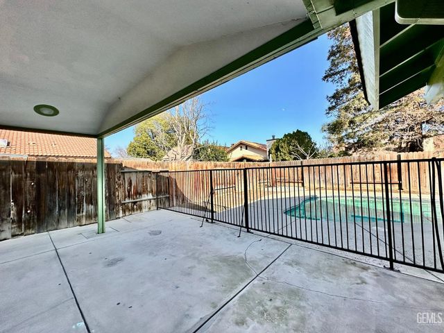 4620 Black Rock Mountain Court, Bakersfield, CA 93304