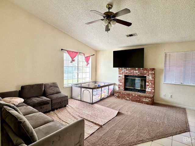 4620 Black Rock Mountain Court, Bakersfield, CA 93304