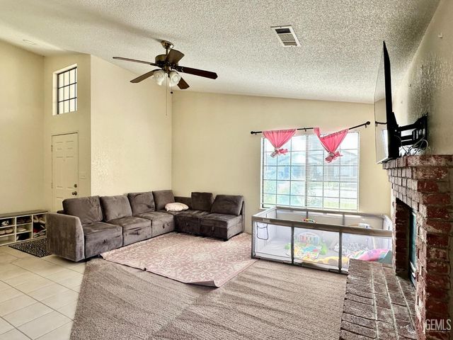 4620 Black Rock Mountain Court, Bakersfield, CA 93304