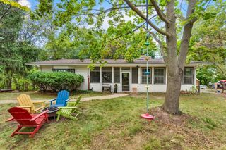 26 Glen Echo Road, Elgin, IL 60120