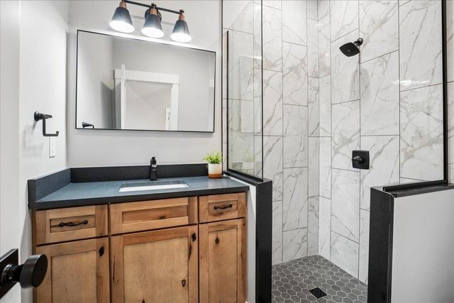 24 Smoke Rise Road, New Hampton, NH 03256