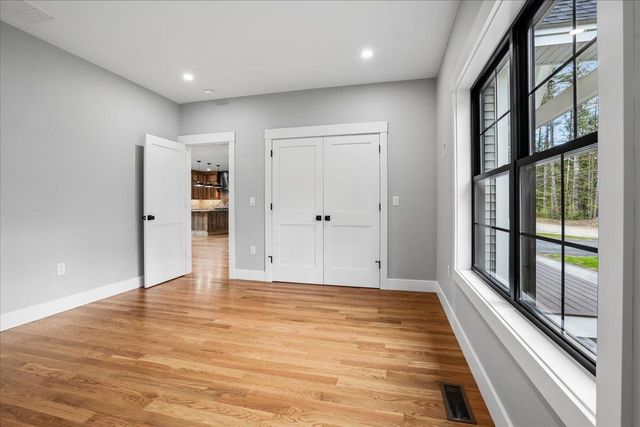24 Smoke Rise Road, New Hampton, NH 03256