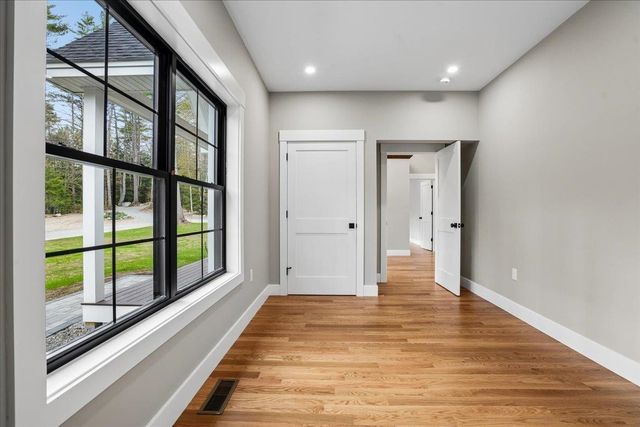 24 Smoke Rise Road, New Hampton, NH 03256
