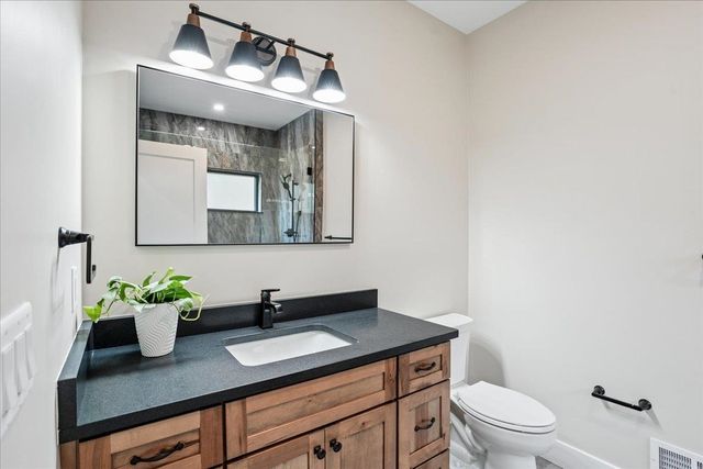 24 Smoke Rise Road, New Hampton, NH 03256