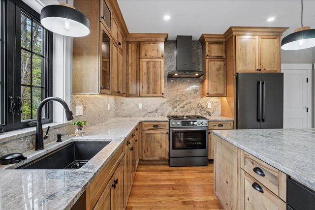 24 Smoke Rise Road, New Hampton, NH 03256