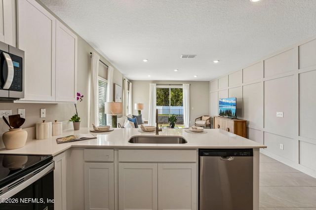 7657 COMMANDER Lane, Jacksonville, FL 32256