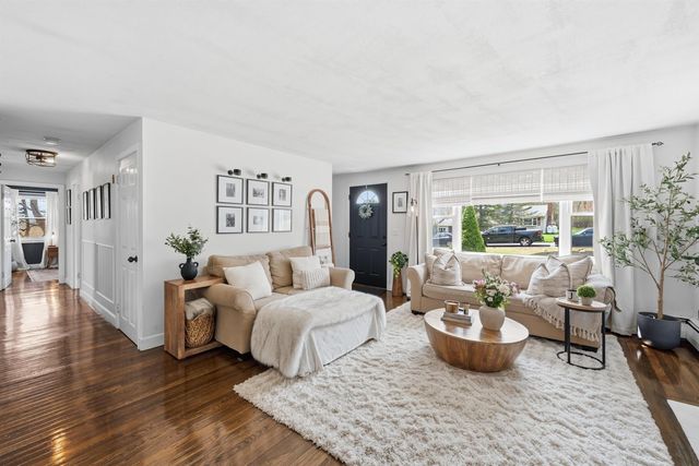 9 Scottsdale Road, Atkinson, NH 03811