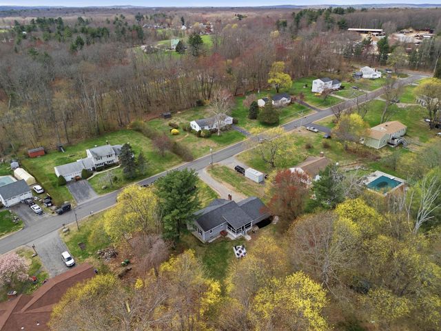 9 Scottsdale Road, Atkinson, NH 03811