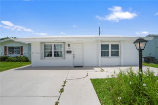 142 NW 10th Ct, Boynton Beach, FL 33426