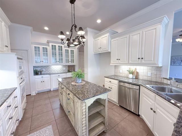 2611 Ashe Creek Drive, Edmond, OK 73034