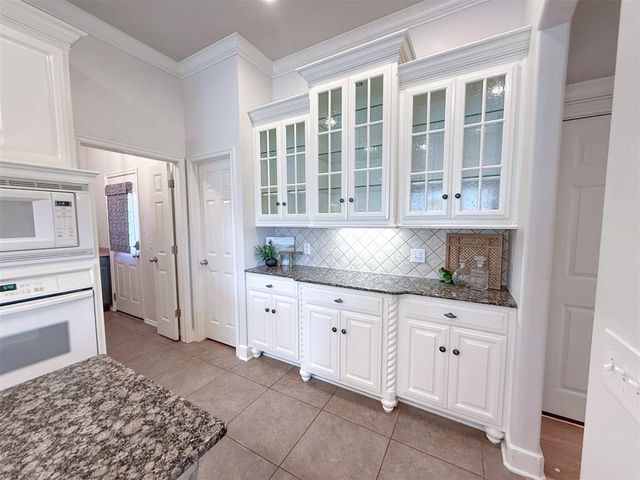 2611 Ashe Creek Drive, Edmond, OK 73034