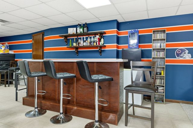 10 S Hampton Court, Crete, IL 60417