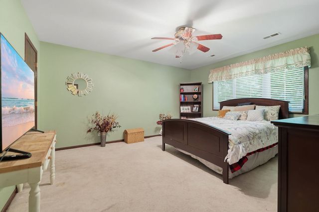 10 S Hampton Court, Crete, IL 60417