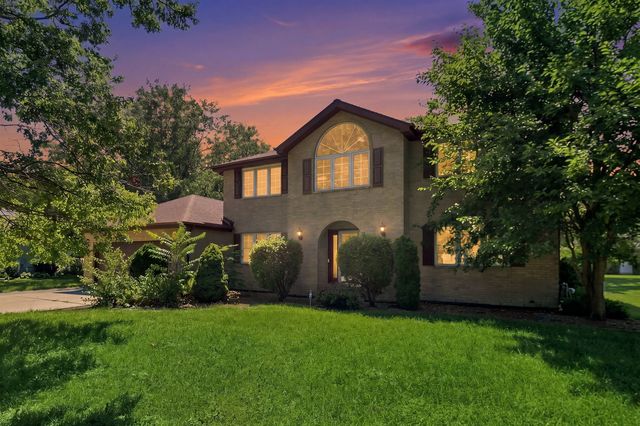 10 S Hampton Court, Crete, IL 60417