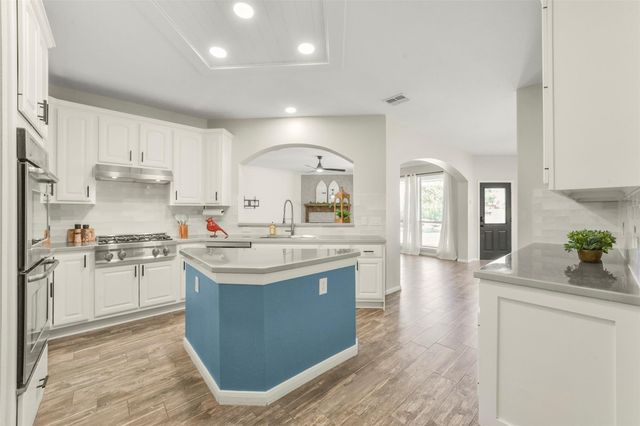 15730 Lake Loop Drive, Cypress, TX 77433