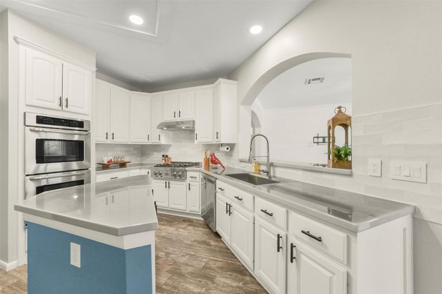 15730 Lake Loop Drive, Cypress, TX 77433