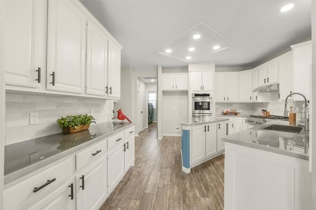 15730 Lake Loop Drive, Cypress, TX 77433