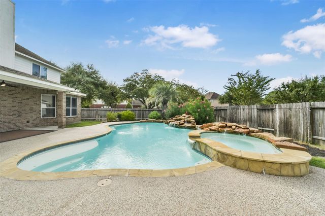 15730 Lake Loop Drive, Cypress, TX 77433