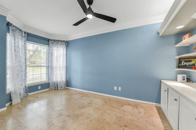 15730 Lake Loop Drive, Cypress, TX 77433