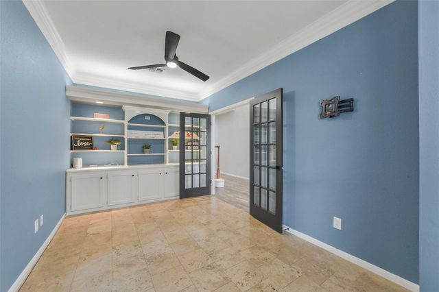 15730 Lake Loop Drive, Cypress, TX 77433
