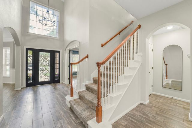 15730 Lake Loop Drive, Cypress, TX 77433