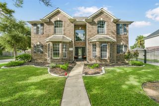 15730 Lake Loop Drive, Cypress, TX 77433