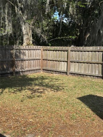 2002 E TIMBERLANE DRIVE, Plant City, FL 33563