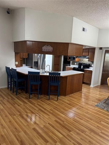 2002 E TIMBERLANE DRIVE, Plant City, FL 33563