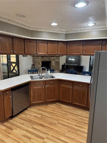 2002 E TIMBERLANE DRIVE, Plant City, FL 33563
