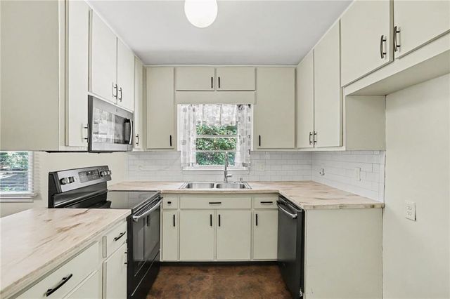 2213 Doris Drive, Decatur, GA 30034