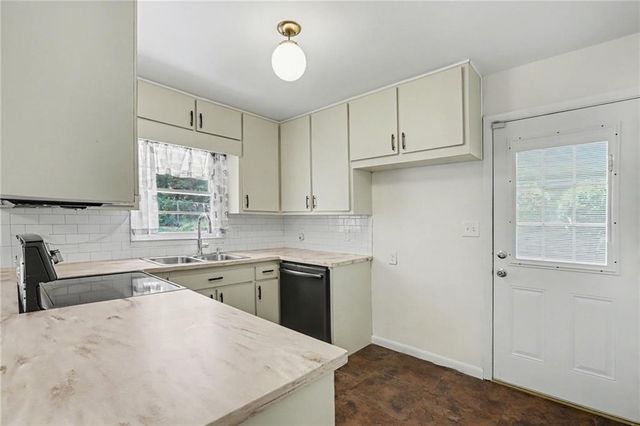 2213 Doris Drive, Decatur, GA 30034